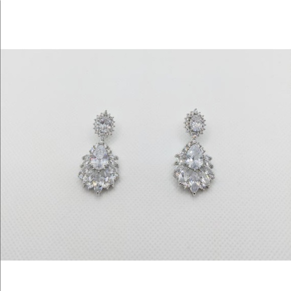 CZ White Gold Plated Water Drop Dangle Earrings. - Picture 6 of 6